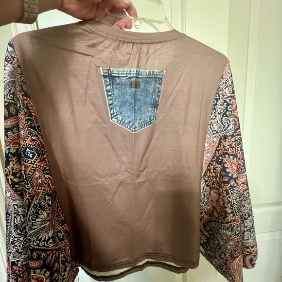 Bohemian Paisley Graphic Tee and Bell sleeves.  Brand New.  Will fit size S-L - Picture 3 of 3